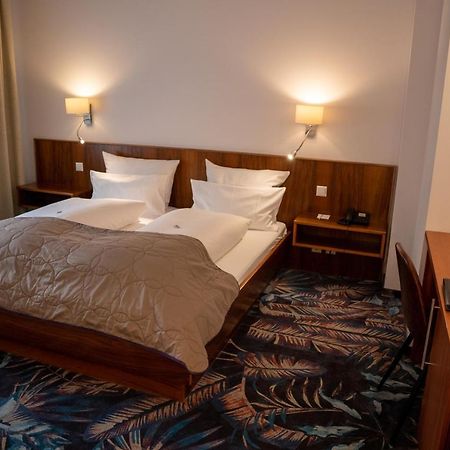 Hotel Etol บาเดน-บาเดน ภายนอก รูปภาพ