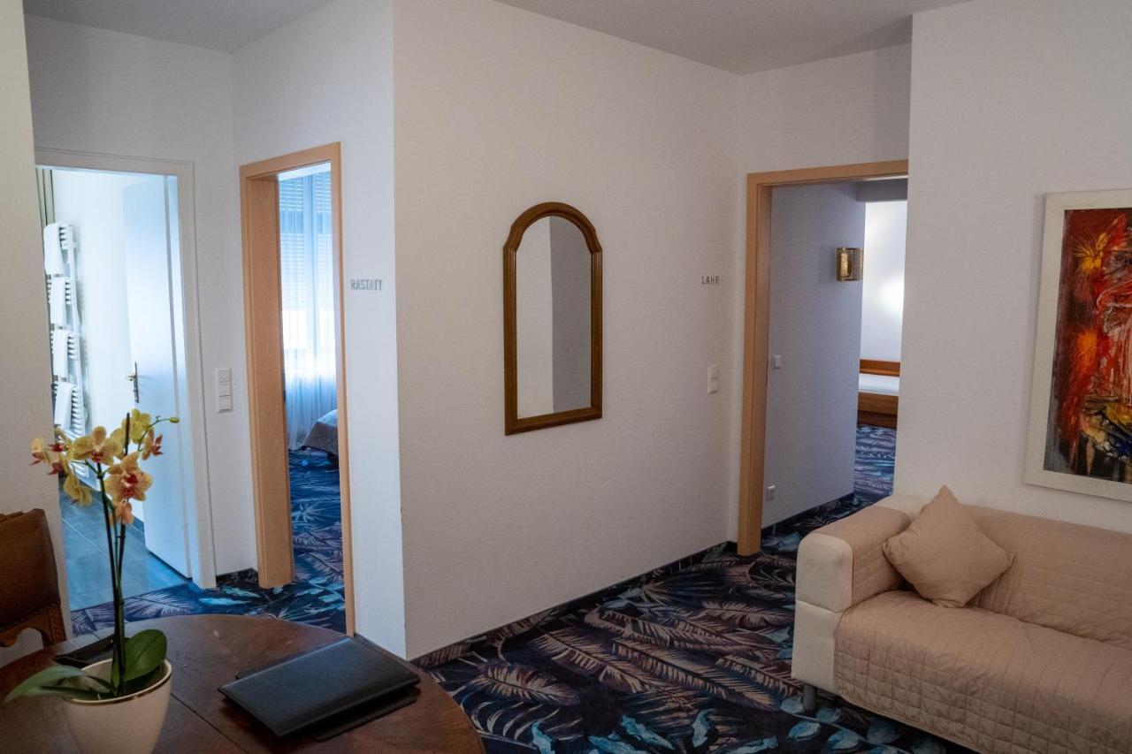 Hotel Etol บาเดน-บาเดน ภายนอก รูปภาพ