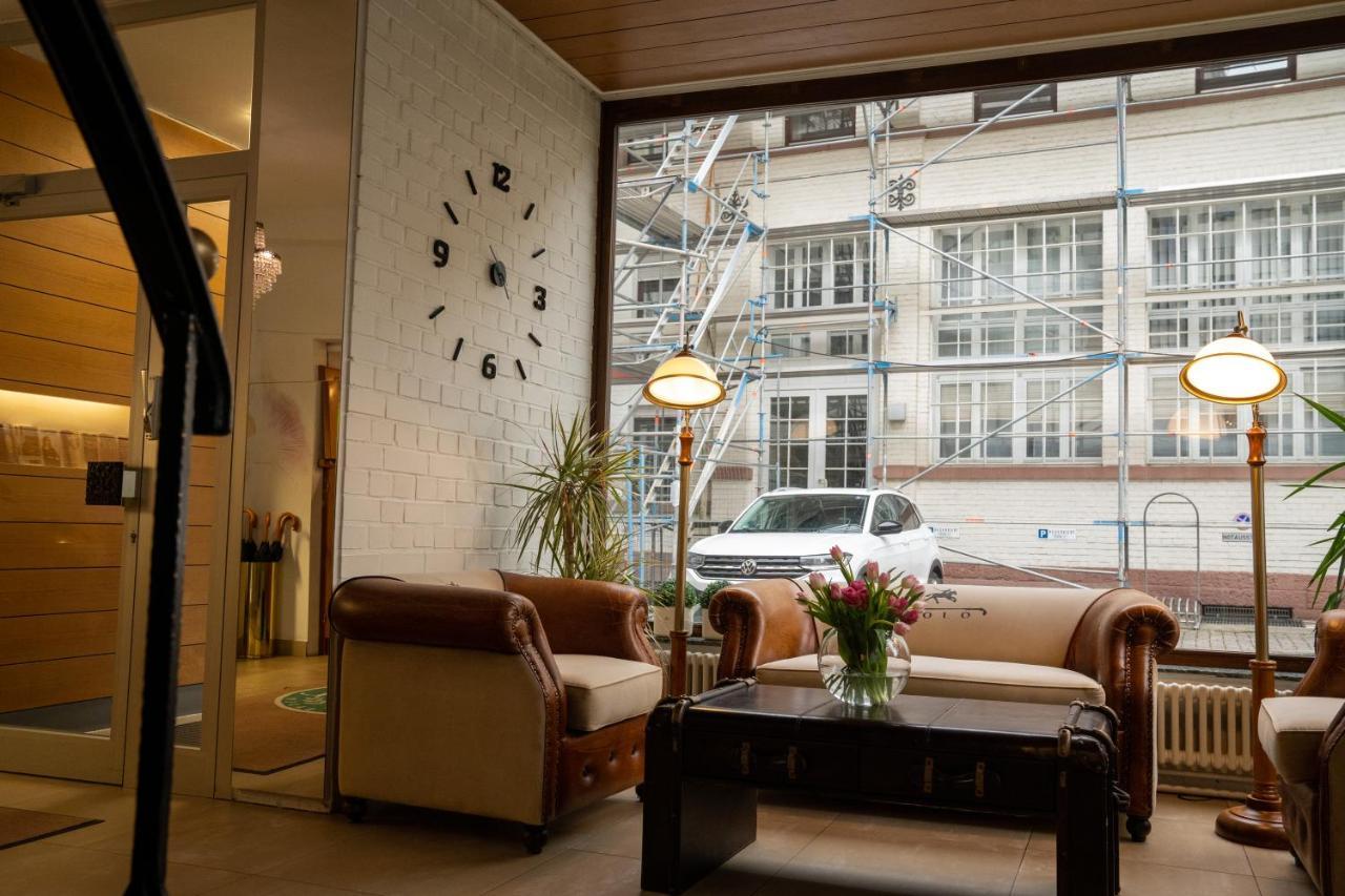 Hotel Etol บาเดน-บาเดน ภายนอก รูปภาพ