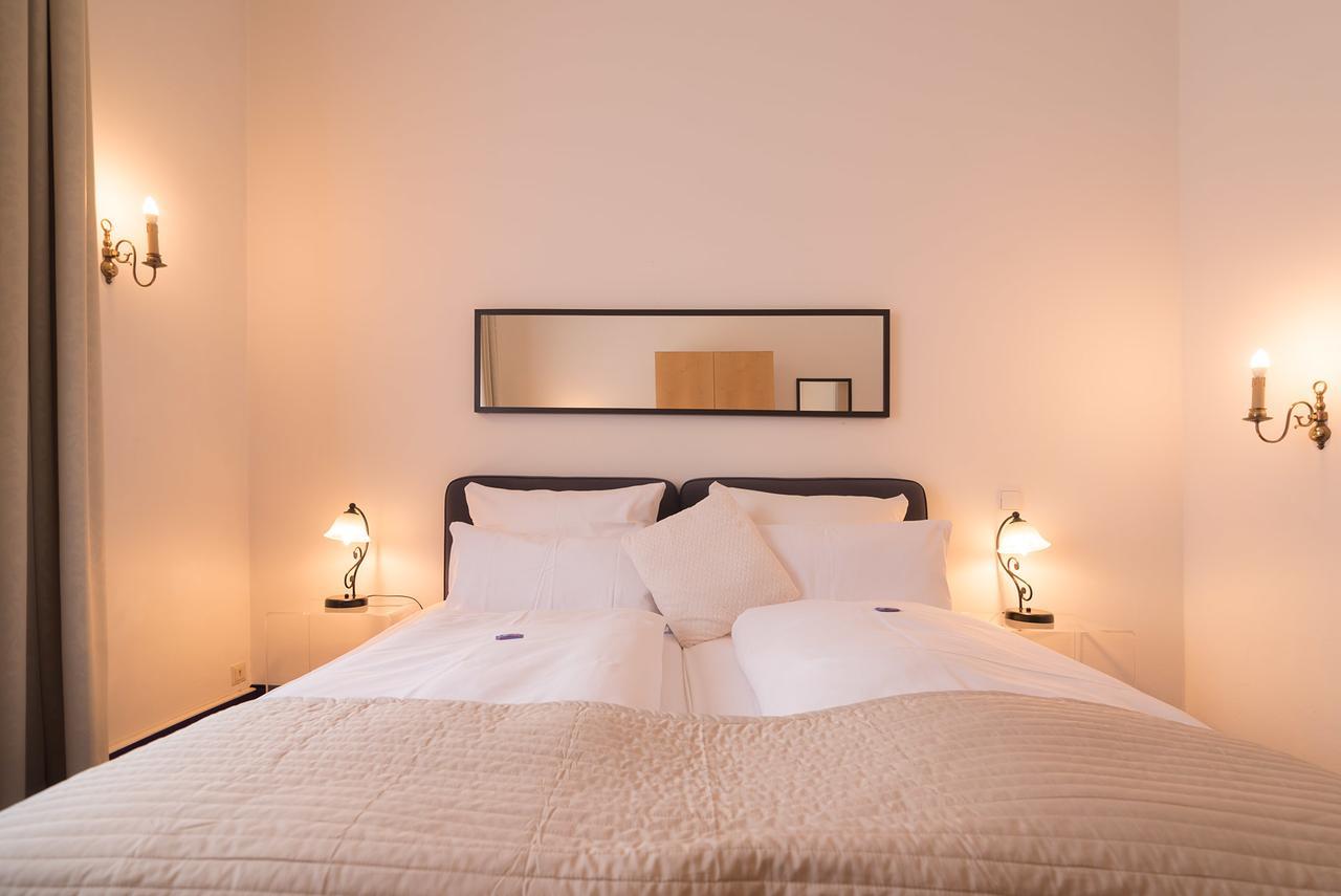 Hotel Etol บาเดน-บาเดน ภายนอก รูปภาพ
